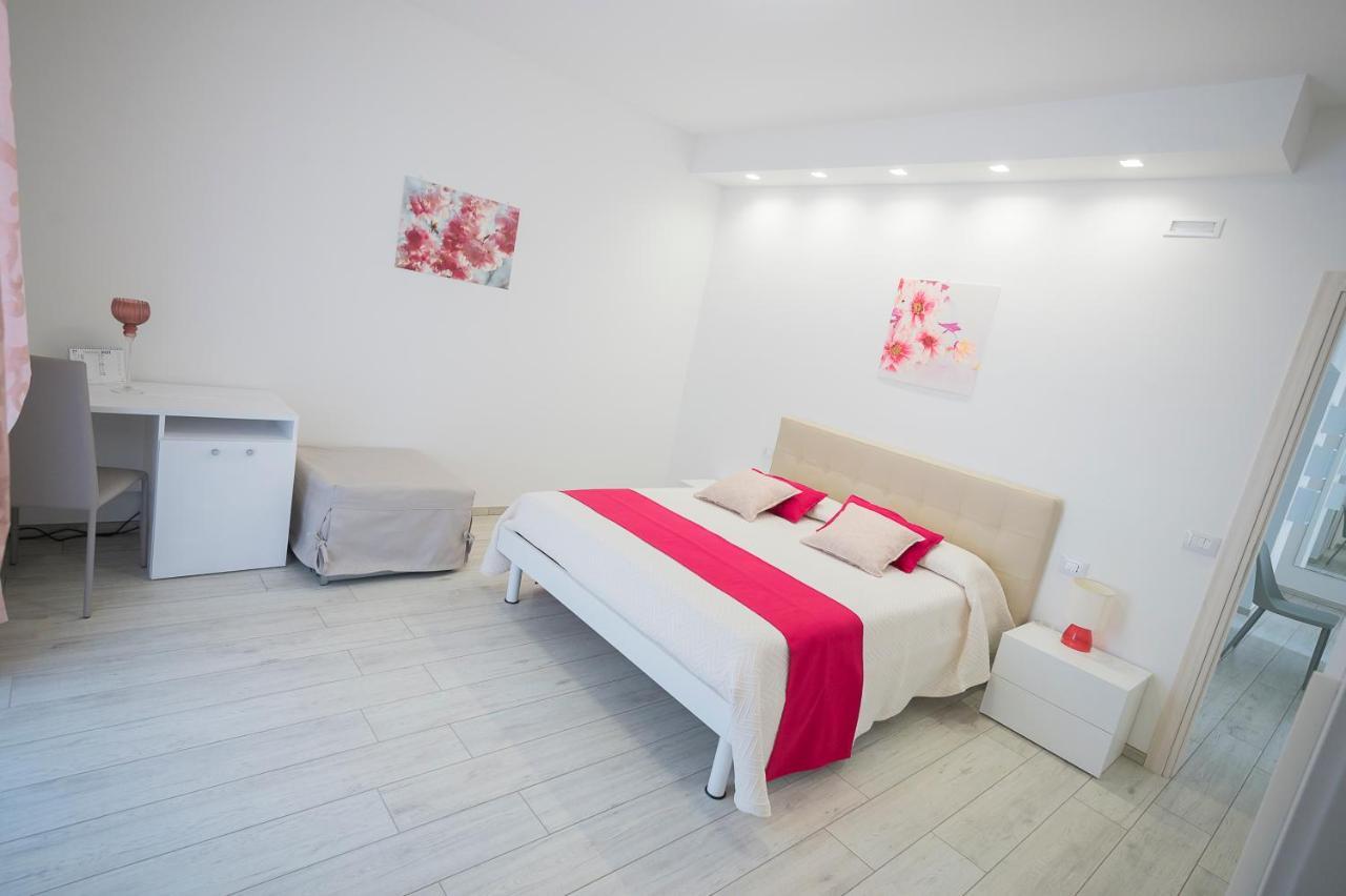 Bed and Breakfast Pineta del Mare Alba Adriatica Esterno foto