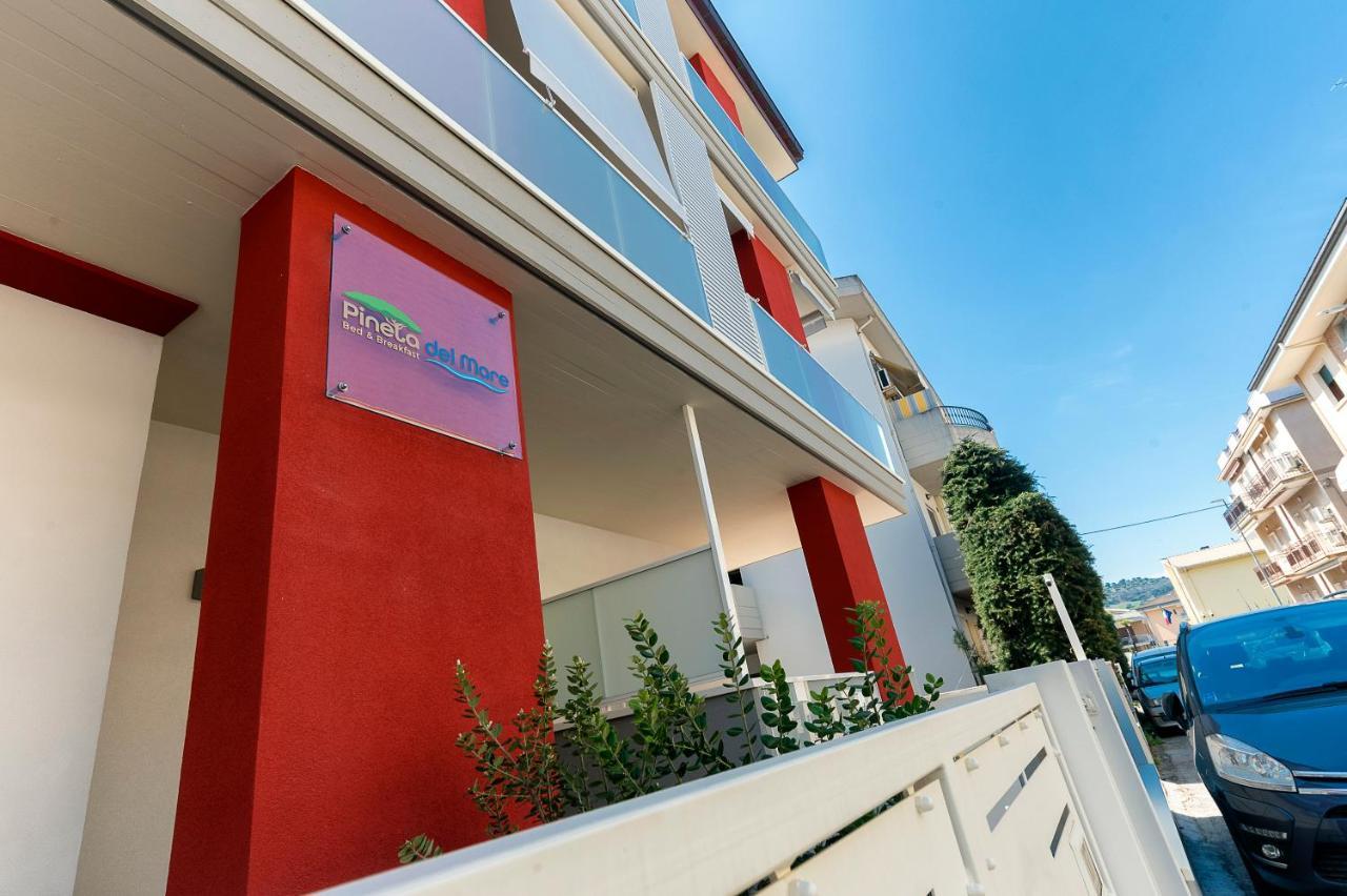 Bed and Breakfast Pineta del Mare Alba Adriatica Esterno foto